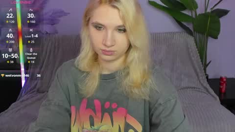 Snapshot of kitty_blondy chatting on 04/09/26, 02:44 kitty blondy online show from 04/09/26, 02:44