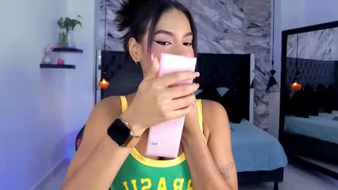 Snapshot of kitty_collins_ chatting on 06/17/26, 12:07 Kitty online show from 06/17/26, 12:07
