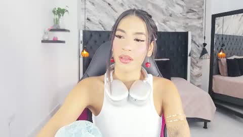 Snapshot of kitty_collins_ chatting on 06/18/26, 12:09 Kitty online show from 06/18/26, 12:09