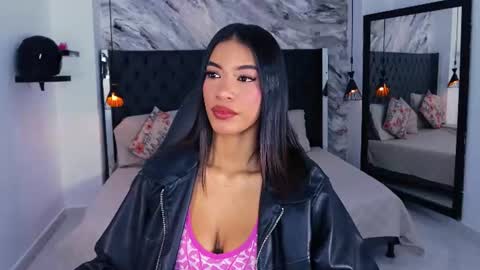 Snapshot of kitty_collins_ chatting on 07/21/26, 11:34 Kitty online show from 07/21/26, 11:34