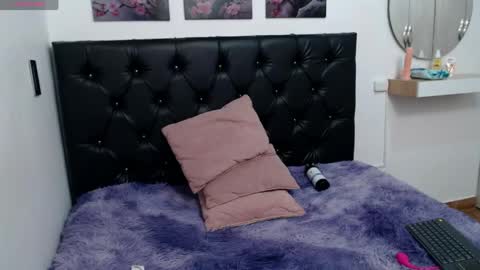 Snapshot of kitty_f00x chatting on 04/19/26, 07:27 kitty_f00x online show from 04/19/26, 07:27