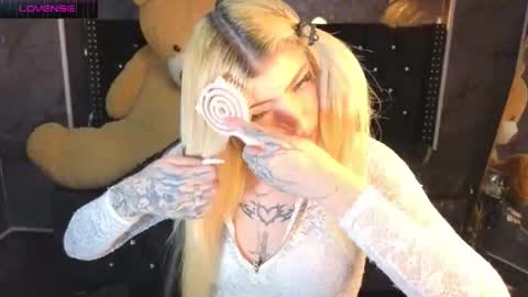 kitty_fox_b online show from 02/17/26, 01:18