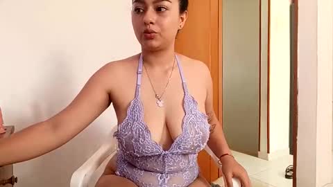 Snapshot of kitty_hottt_ chatting on 05/15/26, 09:33 giss online show from 05/15/26, 09:33