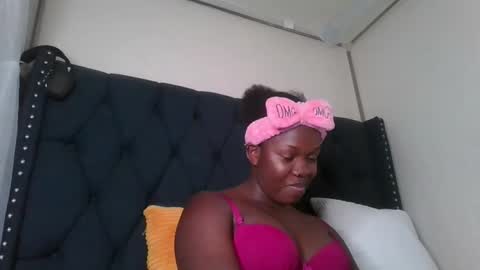 kitty_kerry online show from 10/29/25, 05:31