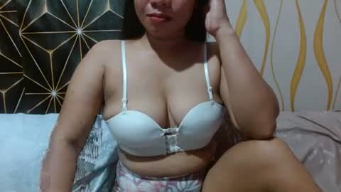 Snapshot of kitty_kheira chatting on 07/03/26, 06:25 Kheira online show from 07/03/26, 06:25