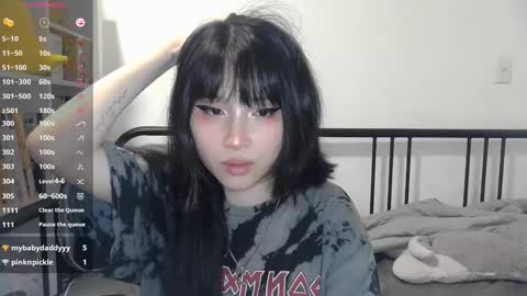 Snapshot of kitty_krush chatting on 09/26/25, 01:09 Kitty online show from 09/26/25, 01:09