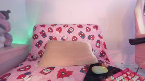 kitty_kryss online show from 04/22/26, 05:03