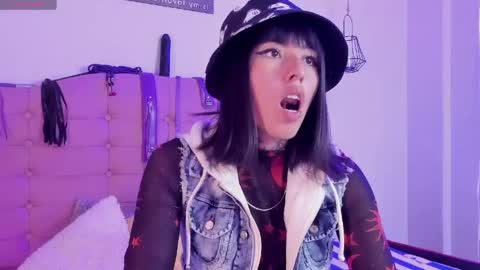 kitty_matias_ls online show from 02/23/26, 08:50