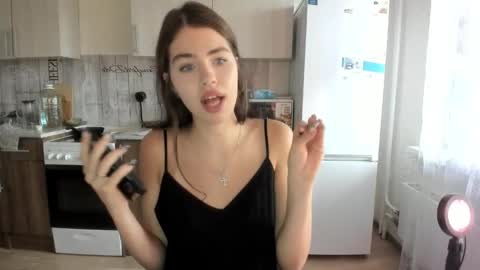 Snapshot of kitty_mila18 chatting on 09/12/25, 10:15 kitty mila online show from 09/12/25, 10:15