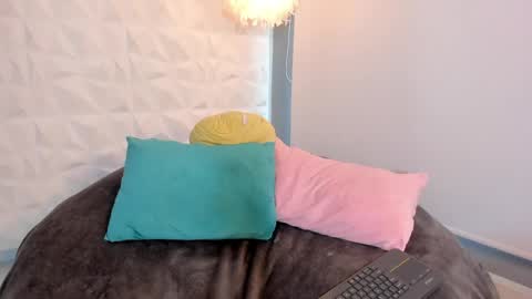 kitty online show from 04/17/26, 01:03