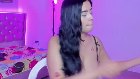 kitty_violet11 online show from 02/15/26, 09:22