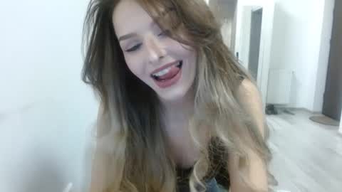 Kitty online show from 04/25/26, 06:27