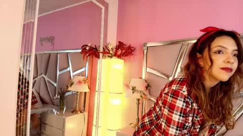 Snapshot of kittybloom_ chatting on 11/11/25, 01:00 Kitty online show from 11/11/25, 01:00