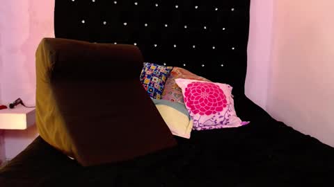 paola online show from 03/02/25, 07:23