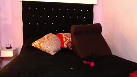 paola online show from 03/09/25, 01:04