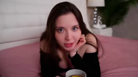 Snapshot of kittycaitlin chatting on 06/11/26, 05:55 Katya online show from 06/11/26, 05:55