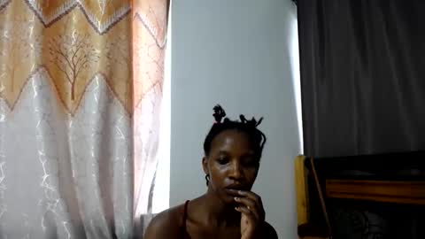 Snapshot of kittyfay_ chatting on 04/28/26, 07:24 Fay online show from 04/28/26, 07:24