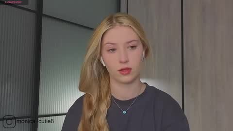 Snapshot of kittyloffe chatting on 03/03/25, 04:03 Monika online show from 03/03/25, 04:03