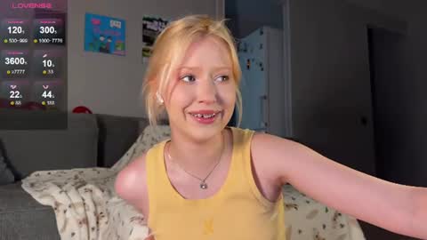 Snapshot of kittyloffe chatting on 07/25/26, 03:15 Monika online show from 07/25/26, 03:15