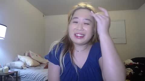 Snapshot of kittymei chatting on 04/28/26, 02:49 Mei online show from 04/28/26, 02:49