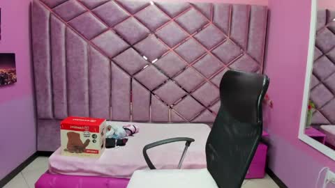 Sarah online show from 04/14/26, 02:56