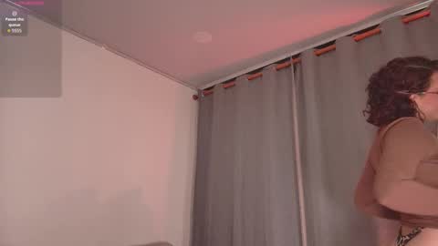 Sophie online show from 03/25/26, 12:16