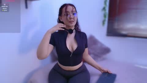 Sophie online show from 06/02/26, 03:47