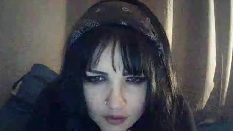 Snapshot of kittytats21 chatting on 05/19/26, 10:49 SummerT online show from 05/19/26, 10:49