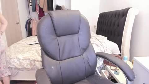 kittywantslove23 online show from 02/08/26, 07:50