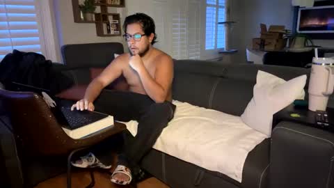 Snapshot of kittywoodyluv chatting on 01/21/25, 09:46 kittywoodyluv online show from 01/21/25, 09:46