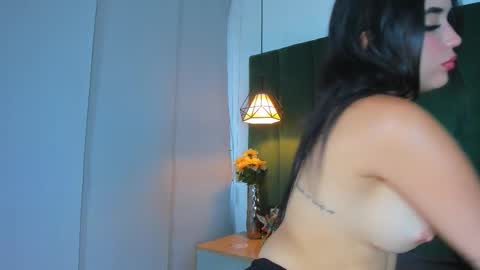 Snapshot of kittyy_milk chatting on 10/03/25, 08:39 K I T T Y Y online show from 10/03/25, 08:39