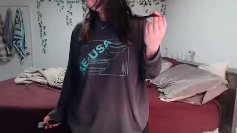 Kittyymaze online show from 12/17/25, 12:55