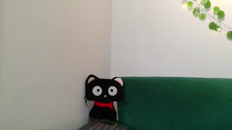 Snapshot of kittyzenn chatting on 06/15/26, 10:45 Kitty Zen online show from 06/15/26, 10:45