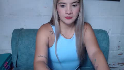 kittyzevee_ online show from 03/26/26, 12:06