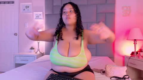 Kitty Hill online show from 09/18/25, 04:14