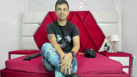 Snapshot of kity_spiderr chatting on 04/06/26, 12:39 Luisa y Jairo online show from 04/06/26, 12:39