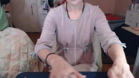 Snapshot of kiuminberry chatting on 11/16/25, 10:10 KiuminBerry online show from 11/16/25, 10:10