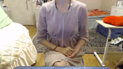 Snapshot of kiuminberry chatting on 11/22/25, 02:27 KiuminBerry online show from 11/22/25, 02:27