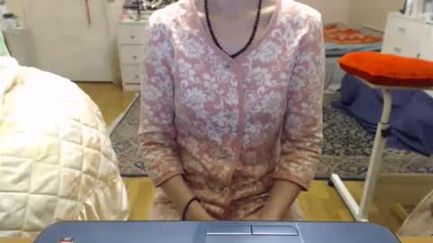 Snapshot of kiuminberry chatting on 11/26/25, 05:36 KiuminBerry online show from 11/26/25, 05:36