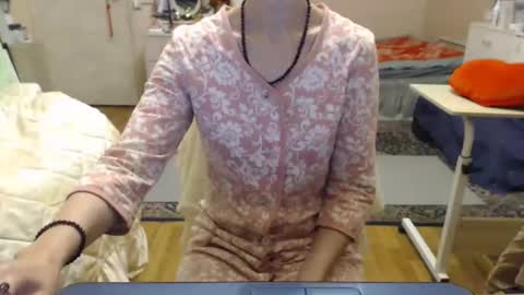 Snapshot of kiuminberry chatting on 11/30/25, 05:39 KiuminBerry online show from 11/30/25, 05:39