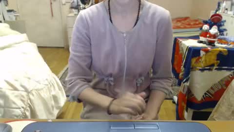 Snapshot of kiuminberry chatting on 01/14/26, 08:31 KiuminBerry online show from 01/14/26, 08:31