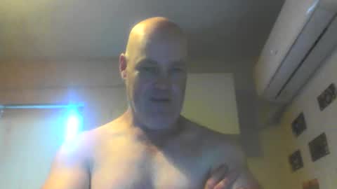 Snapshot of kiwiguy19773 chatting on 02/14/25, 06:23 kiwiguy19773 online show from 02/14/25, 06:23