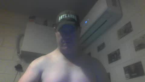 kiwiguy19773 online show from 05/18/26, 07:25