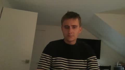 kiwiii211208 online show from 05/02/26, 12:59