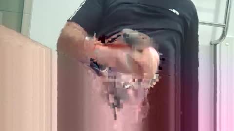 Snapshot of kiwioncam25 chatting on 03/22/26, 05:16 kiwioncam25 online show from 03/22/26, 05:16