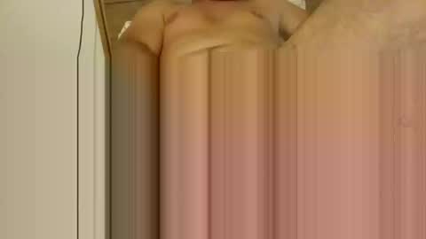 Snapshot of kiwioncam25 chatting on 04/05/26, 09:06 kiwioncam25 online show from 04/05/26, 09:06