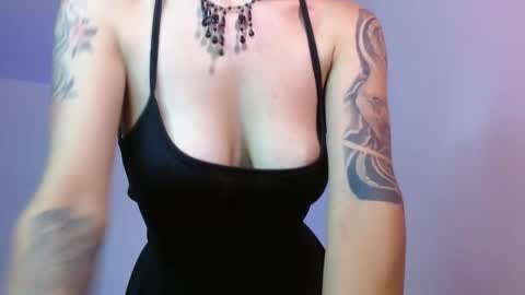 kiyu online show from 12/06/24, 01:51