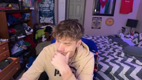 Kyle online show from 01/01/25, 02:52