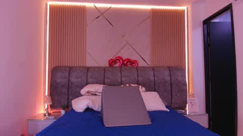 Kkira  online show from 03/01/26, 11:45