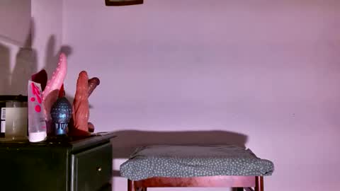 Snapshot of klamstrakur1 chatting on 02/15/26, 02:25 klamstrakur1 online show from 02/15/26, 02:25